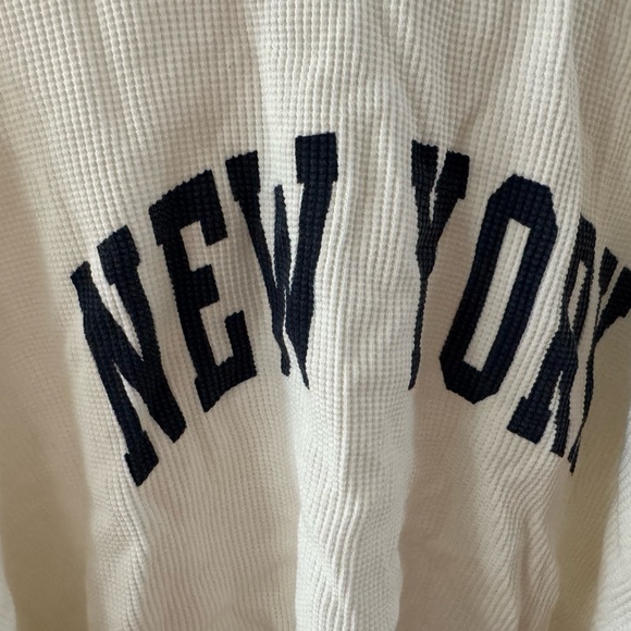 Brandy Melville White New York waffle knit shirt - Picture 2 of 3